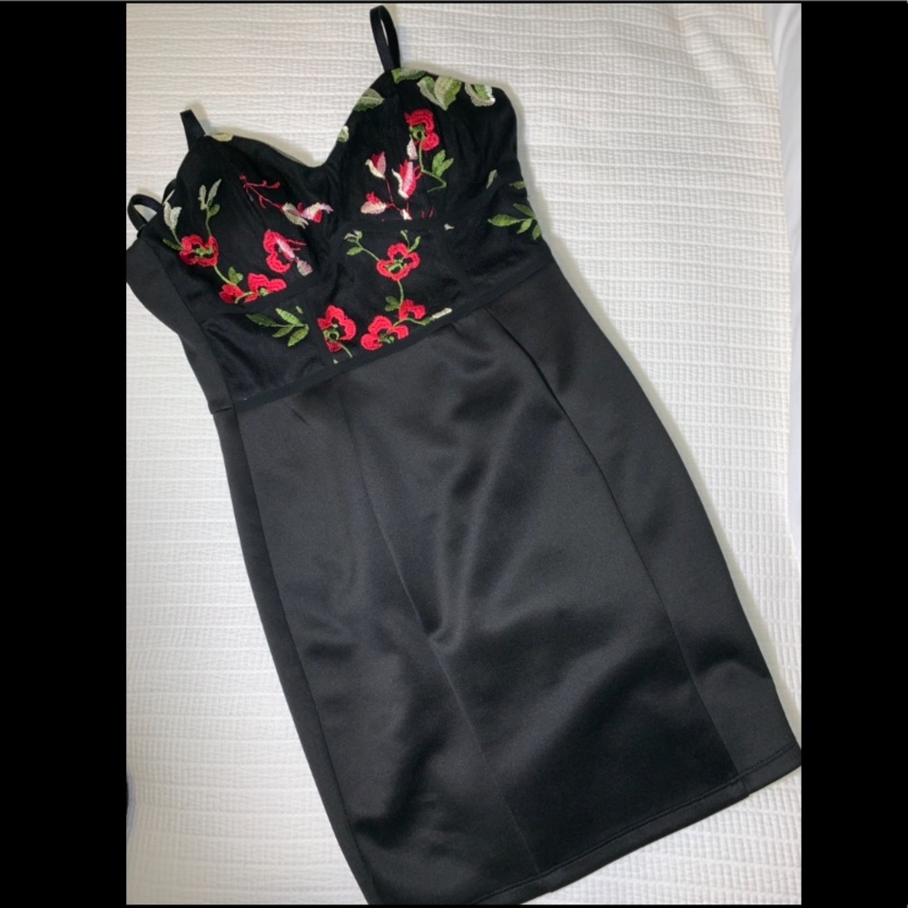 Night out dress // - Picture 4 of 4